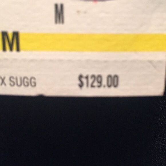 Beautiful fun blouse by Anne Klein size medium - Picture 3 of 3